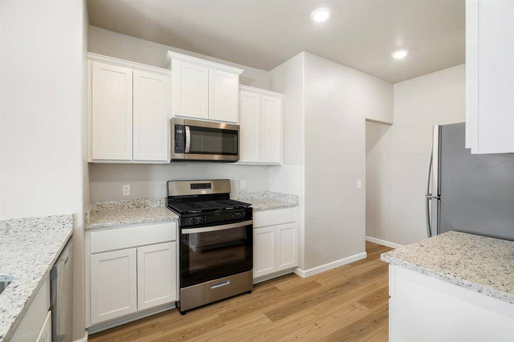 725 Luna WAY, Tuttle, OK 73089