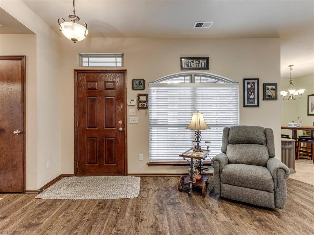 10901 SW 31st ST, Yukon, OK 73099