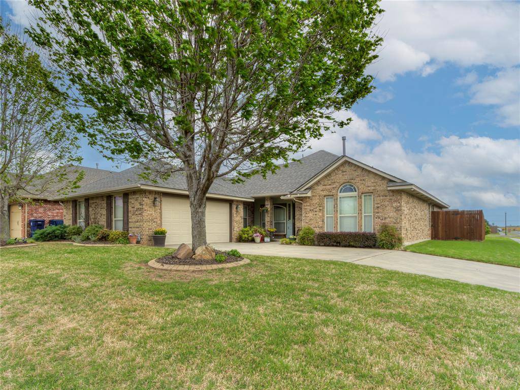 10901 SW 31st ST, Yukon, OK 73099