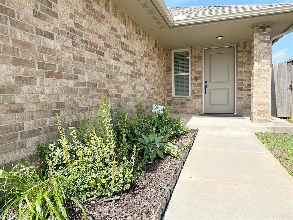 3813 Central Park DR, Moore, OK 73160