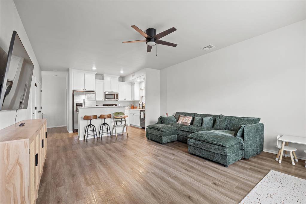 1664 Comice DR, Newcastle, OK 73065