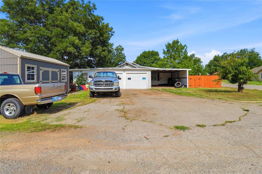 330 N Bailey ST, Hobart, OK 73651