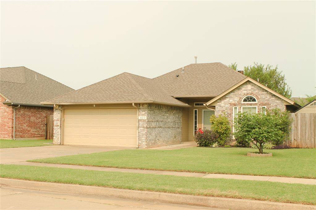 820 Glenwood DR, Moore, OK 73160