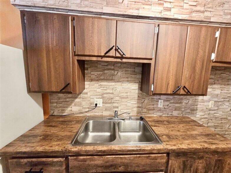 401 SE 12th AVE #143, Norman, OK 73071