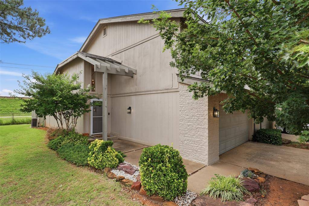 9828 Hefner Village DR, Oklahoma City, OK 73162