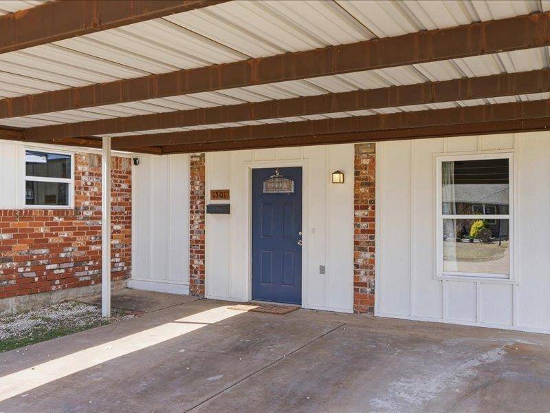 1501 Lawton AVE, Moore, OK 73160