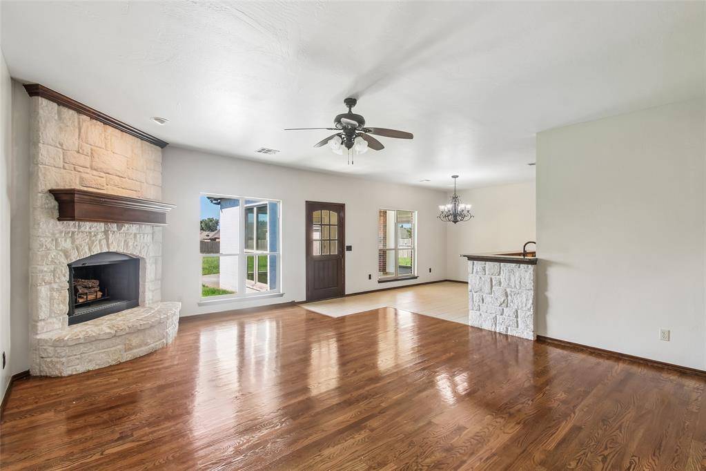 1028 Skyline BLVD, Edmond, OK 73025