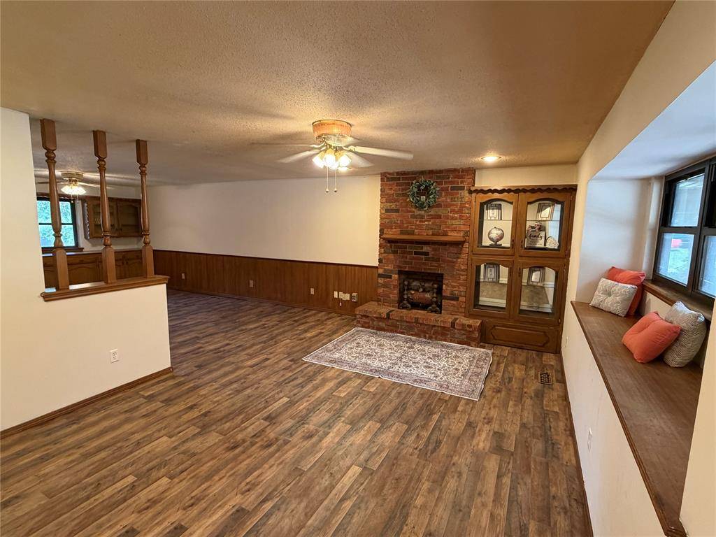 808 N Burns ST, Holdenville, OK 74848