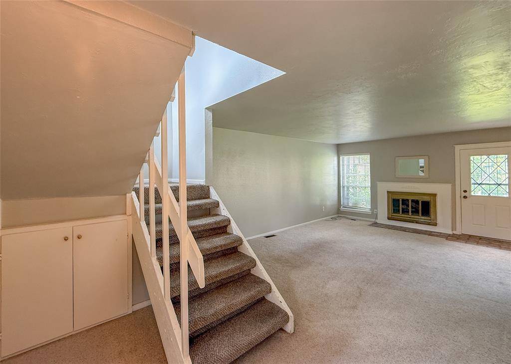 12021 Hawthorne LN, Oklahoma City, OK 73162