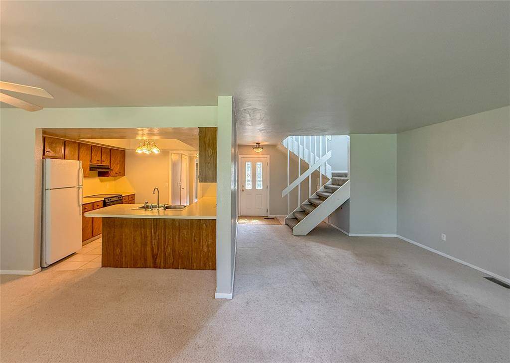 12021 Hawthorne LN, Oklahoma City, OK 73162