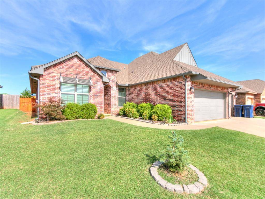 616 Kearny LN, Yukon, OK 73099