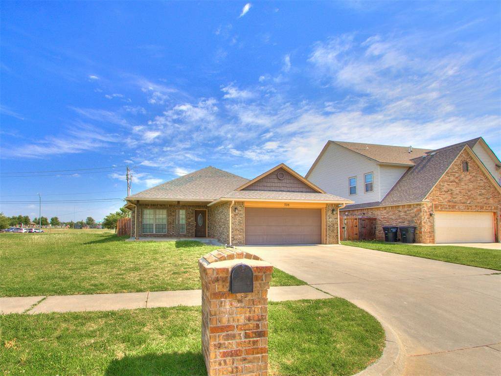 705 SW 11TH ST #St, Moore, OK 73160