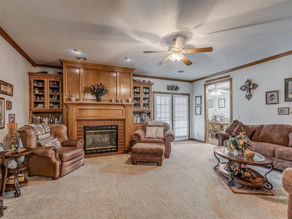 217 S Roselawn AVE, Midwest City, OK 73130