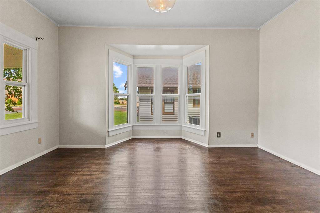 108 W Tom Stafford ST, Weatherford, OK 73096