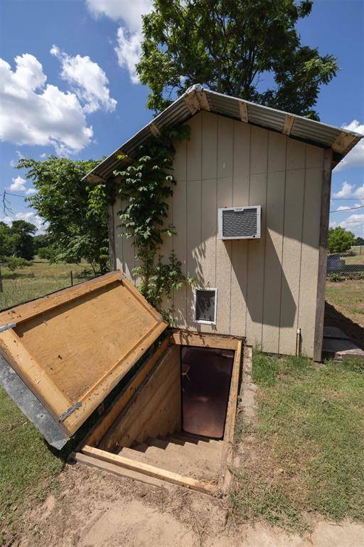 23070 County Road 3416, Byars, OK 74831