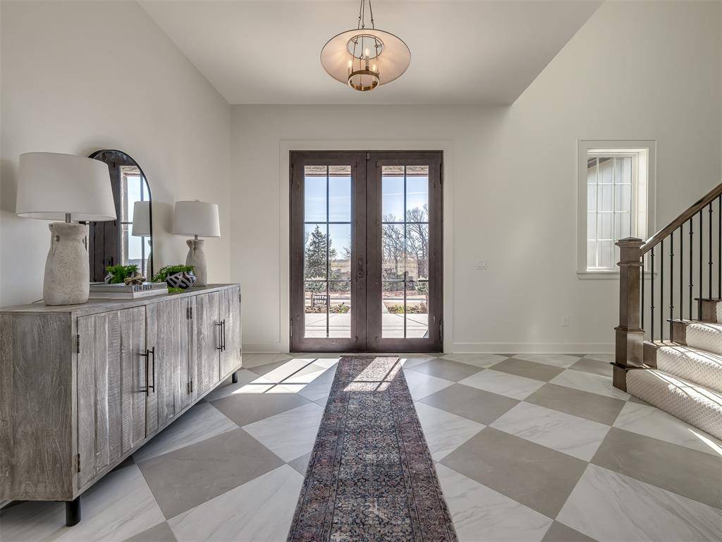 9401 Far Hills CT, Arcadia, OK 73007