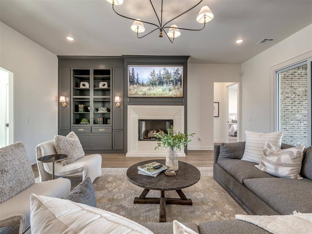 9401 Far Hills CT, Arcadia, OK 73007