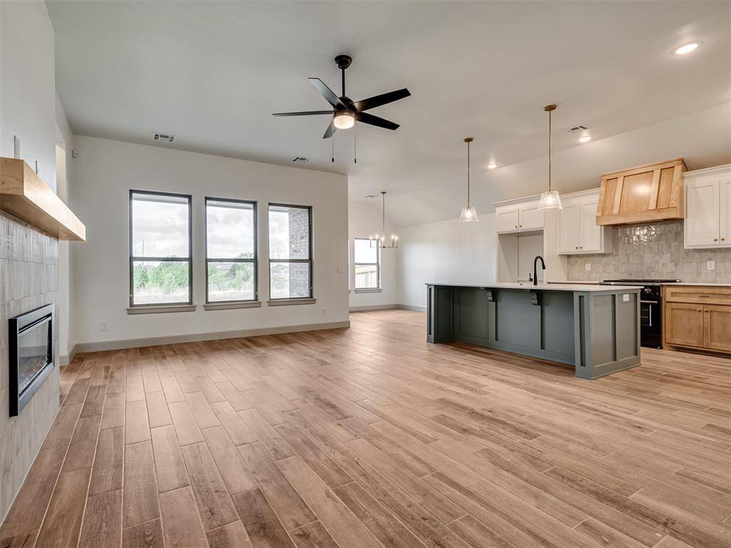 12405 Dolche Vita DR, Yukon, OK 73099