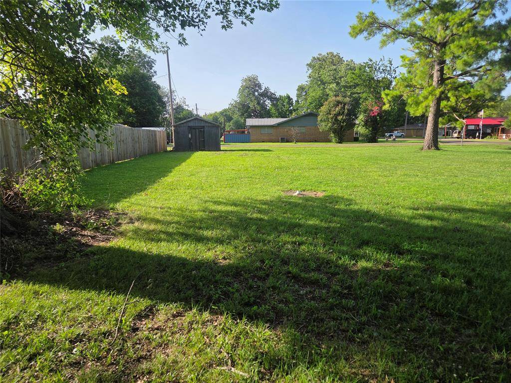 702 S East AVE, Wynnewood, OK 73098