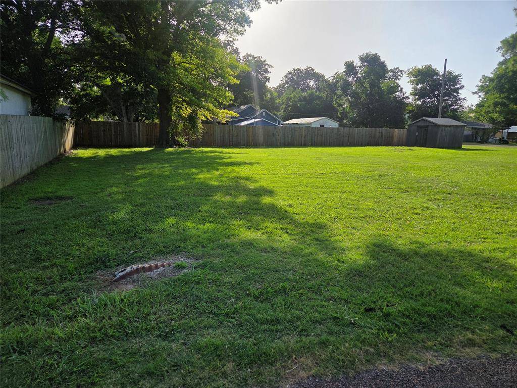 702 S East AVE, Wynnewood, OK 73098