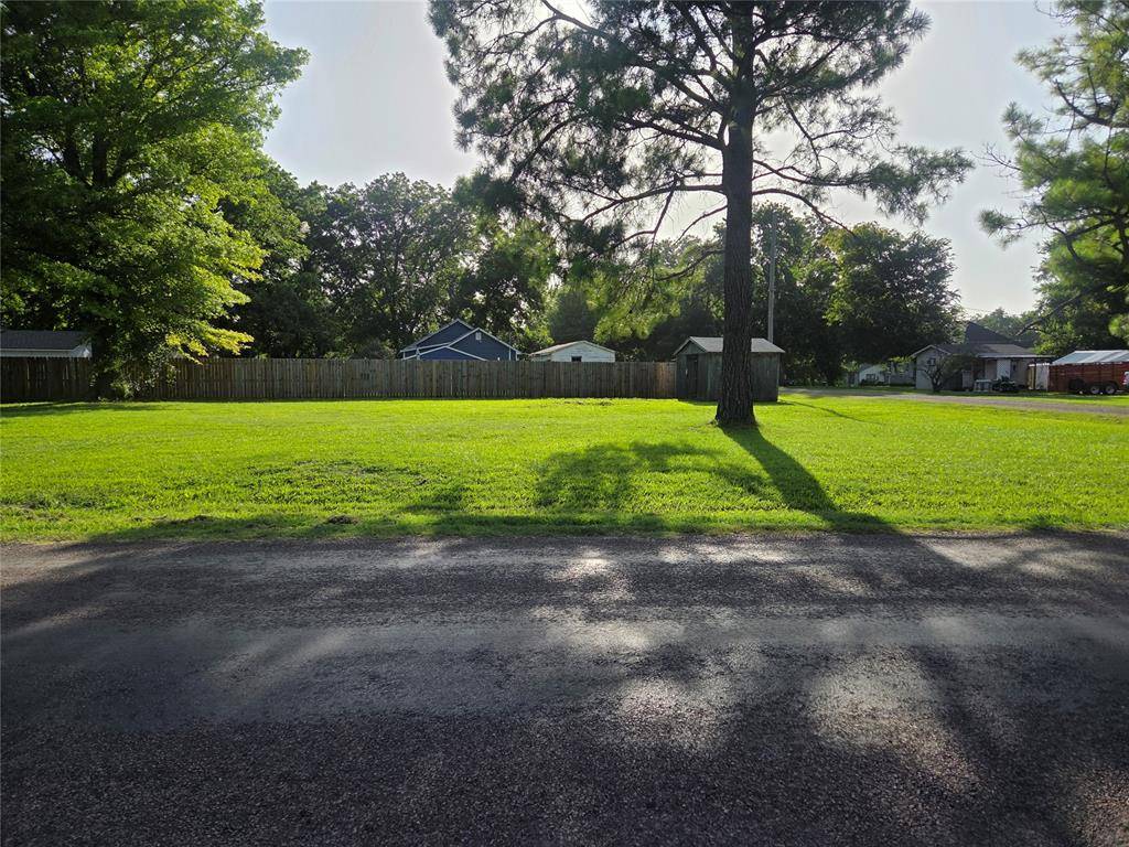 702 S East AVE, Wynnewood, OK 73098