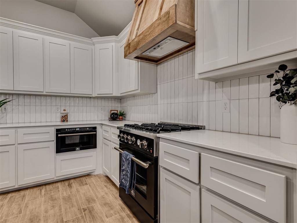 12429 Dolche Vita DR, Yukon, OK 73099