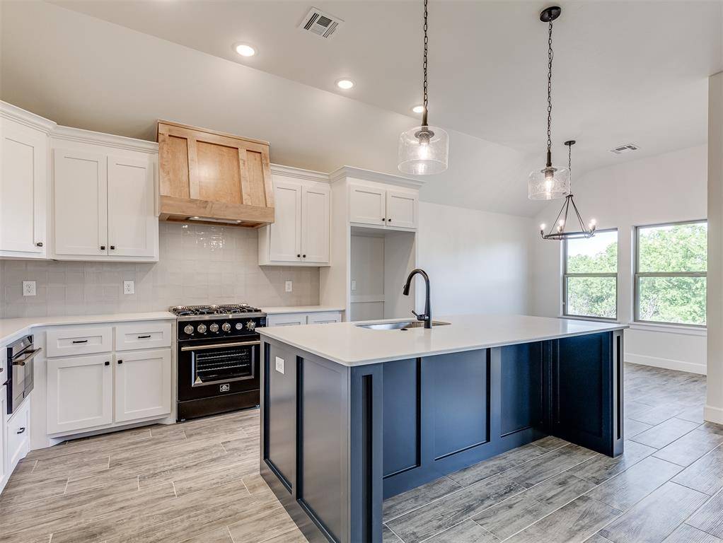 12417 Dolche Vita DR, Yukon, OK 73099