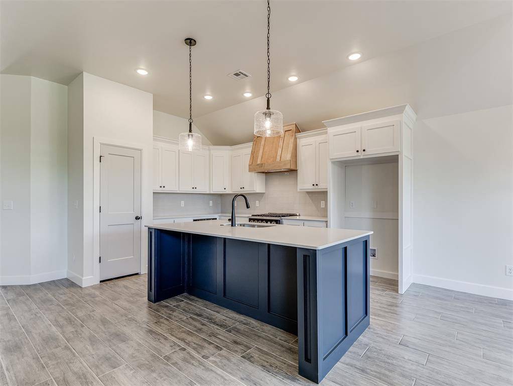12417 Dolche Vita DR, Yukon, OK 73099