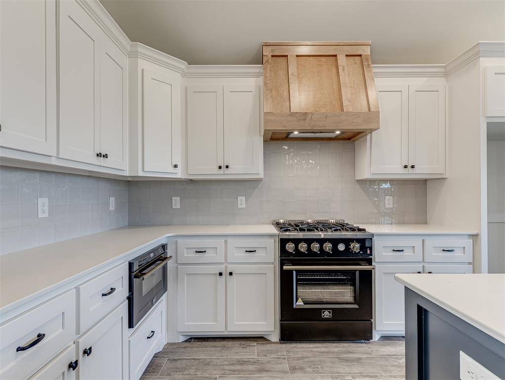 12417 Dolche Vita DR, Yukon, OK 73099