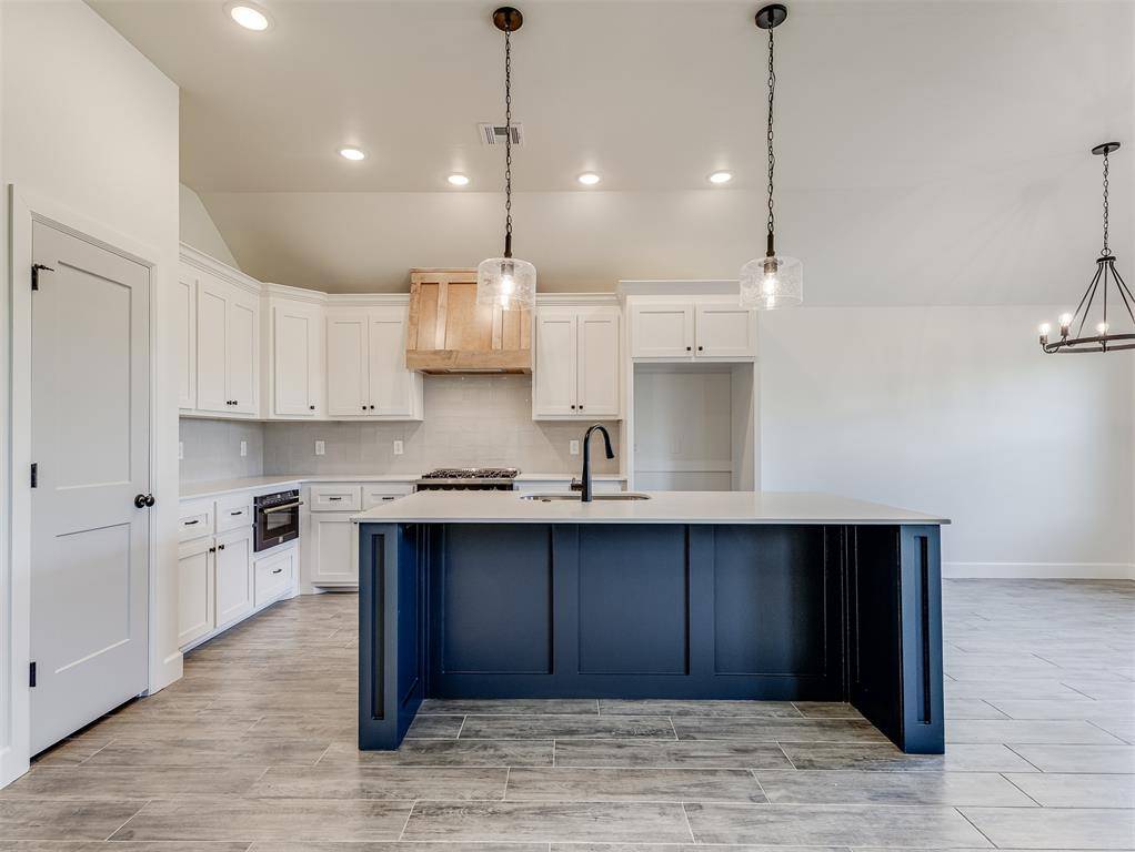 12417 Dolche Vita DR, Yukon, OK 73099