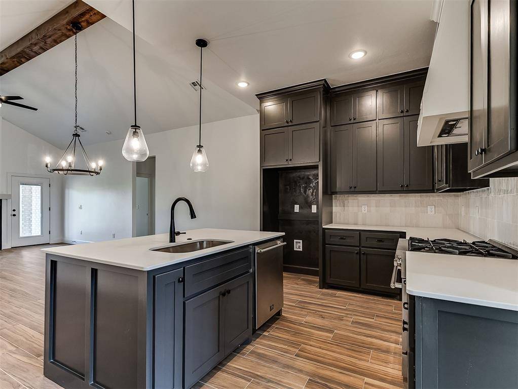 12425 Dolche Vita DR, Yukon, OK 73099