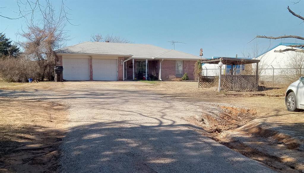 3129 Janet LN, Harrah, OK 73045