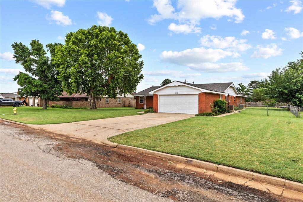 815 N 2nd ST, Okeene, OK 73763