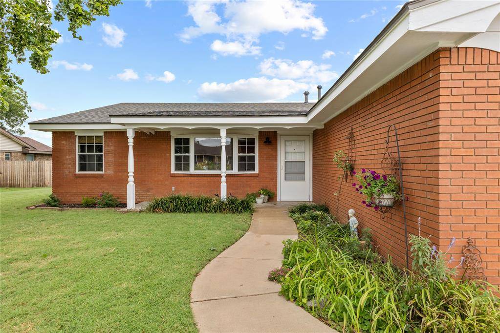 815 N 2nd ST, Okeene, OK 73763