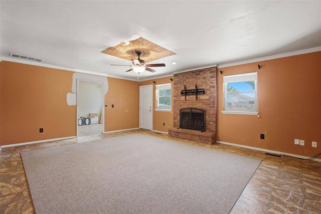 1018 W Windsor WAY, Mustang, OK 73064