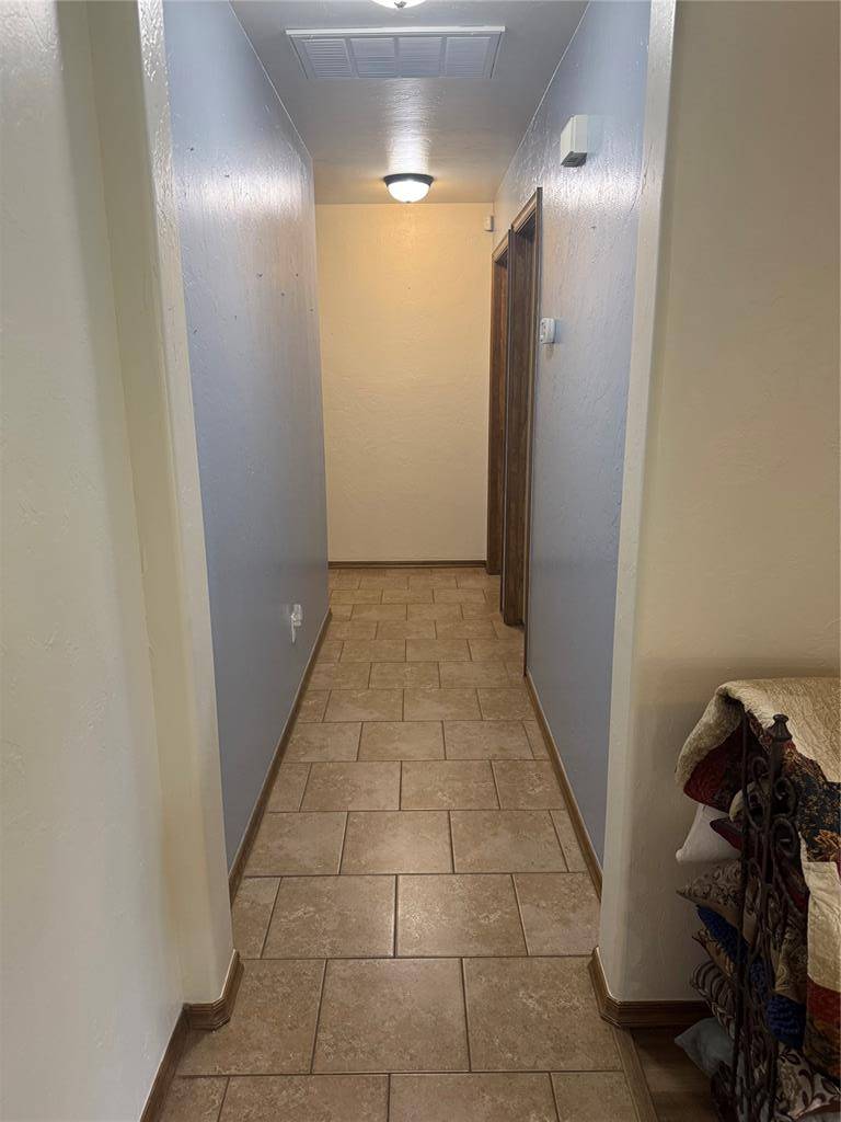 215 S Marion AVE, Hinton, OK 73047