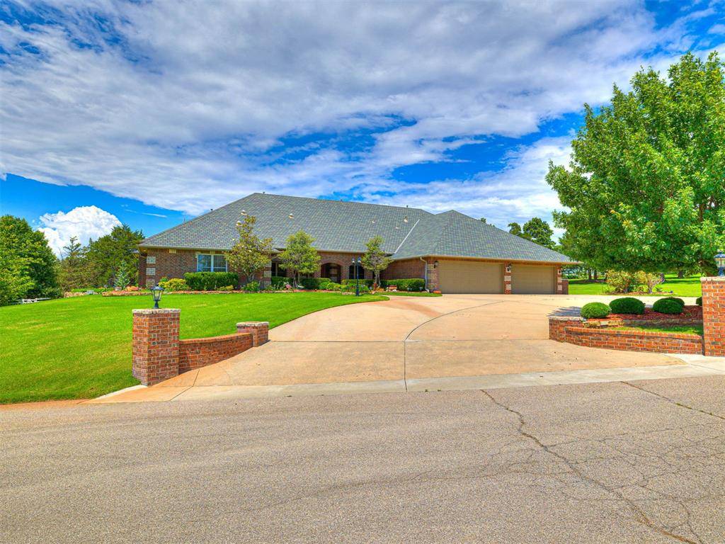 20611 Deer Springs CIR, Edmond, OK 73012