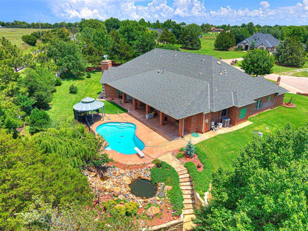 20611 Deer Springs CIR, Edmond, OK 73012