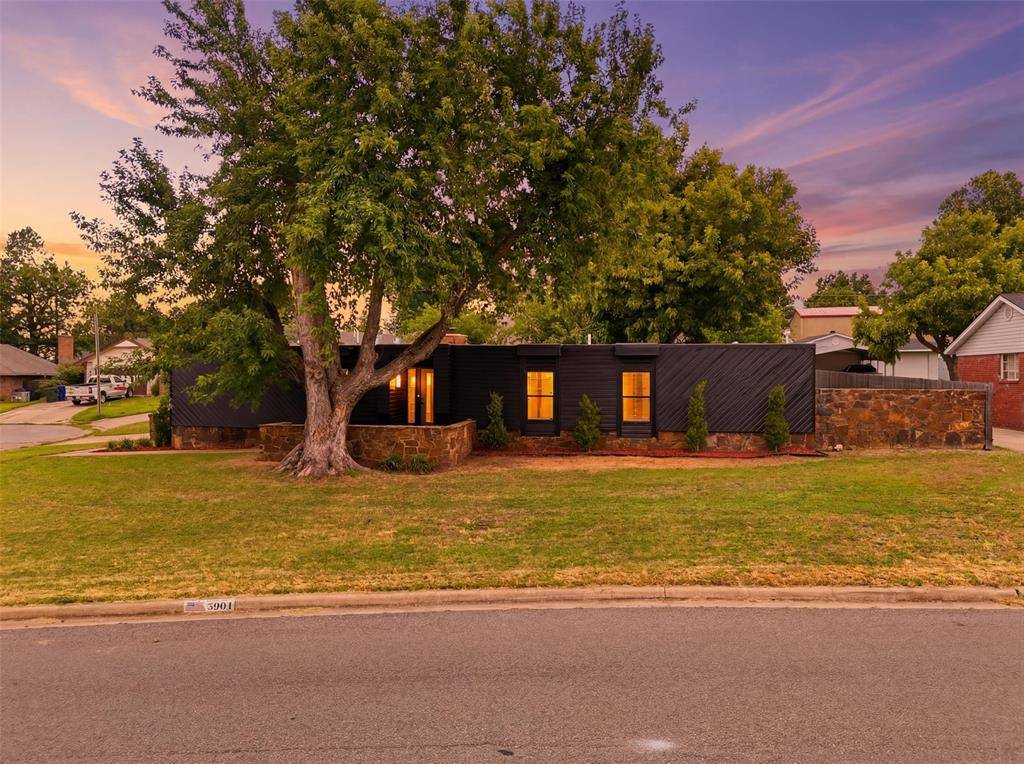 2904 Robin RD, Midwest City, OK 73110
