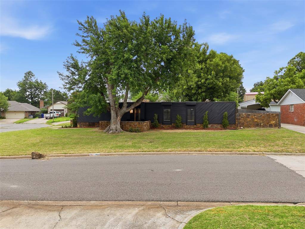 2904 Robin RD, Midwest City, OK 73110