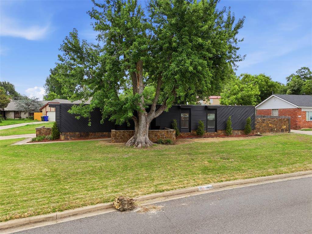 2904 Robin RD, Midwest City, OK 73110