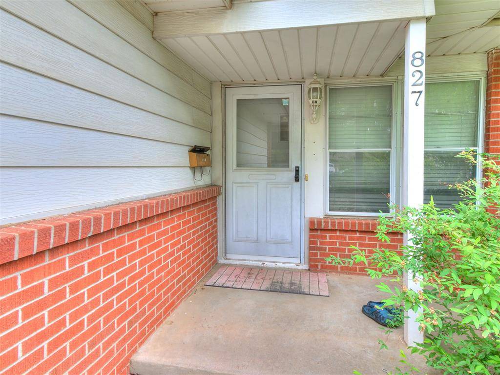 827 N Berry RD, Norman, OK 73069