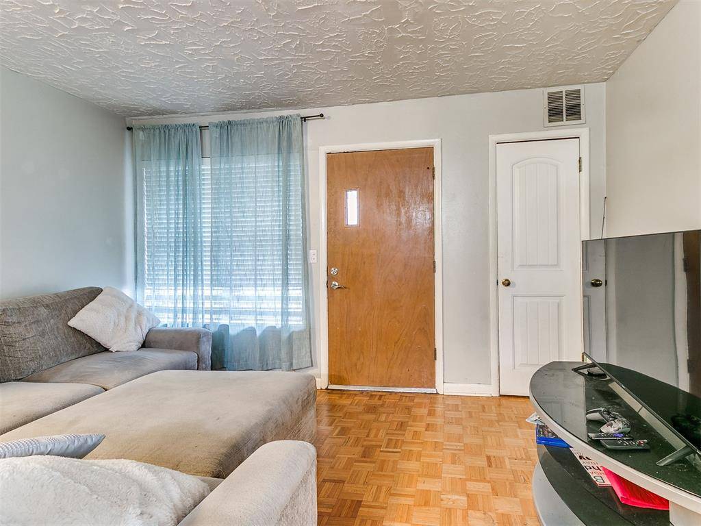 827 N Berry RD, Norman, OK 73069
