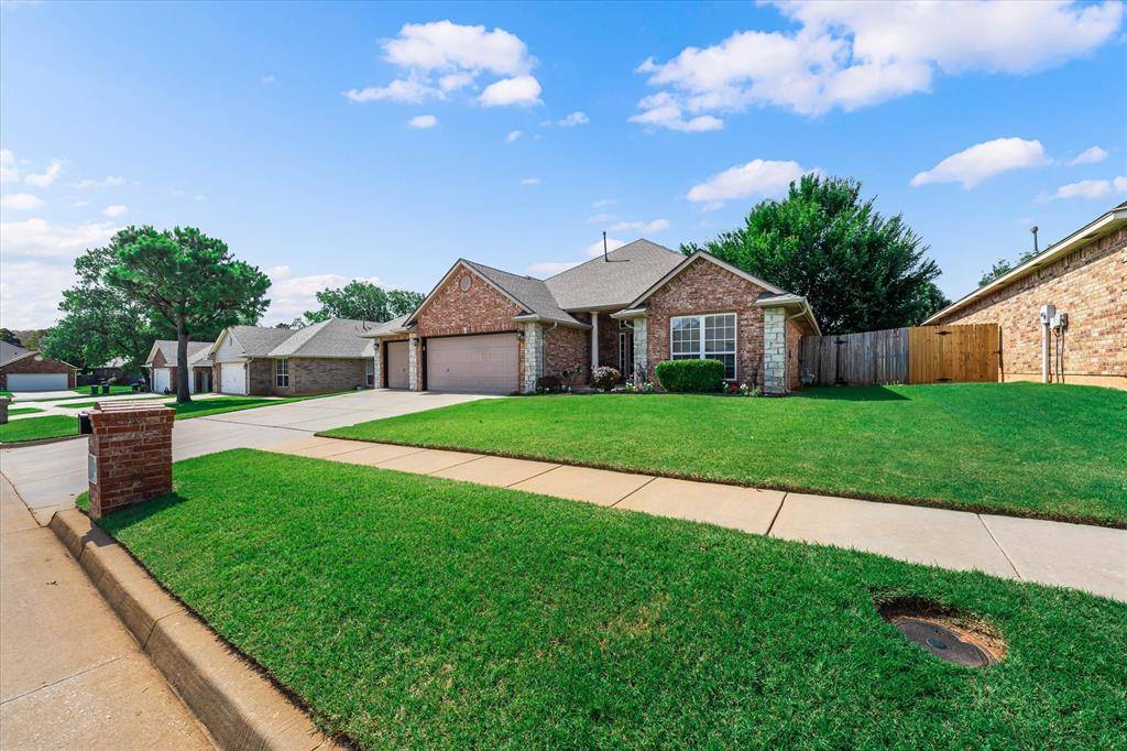 11008 NW 104th TER, Yukon, OK 73099