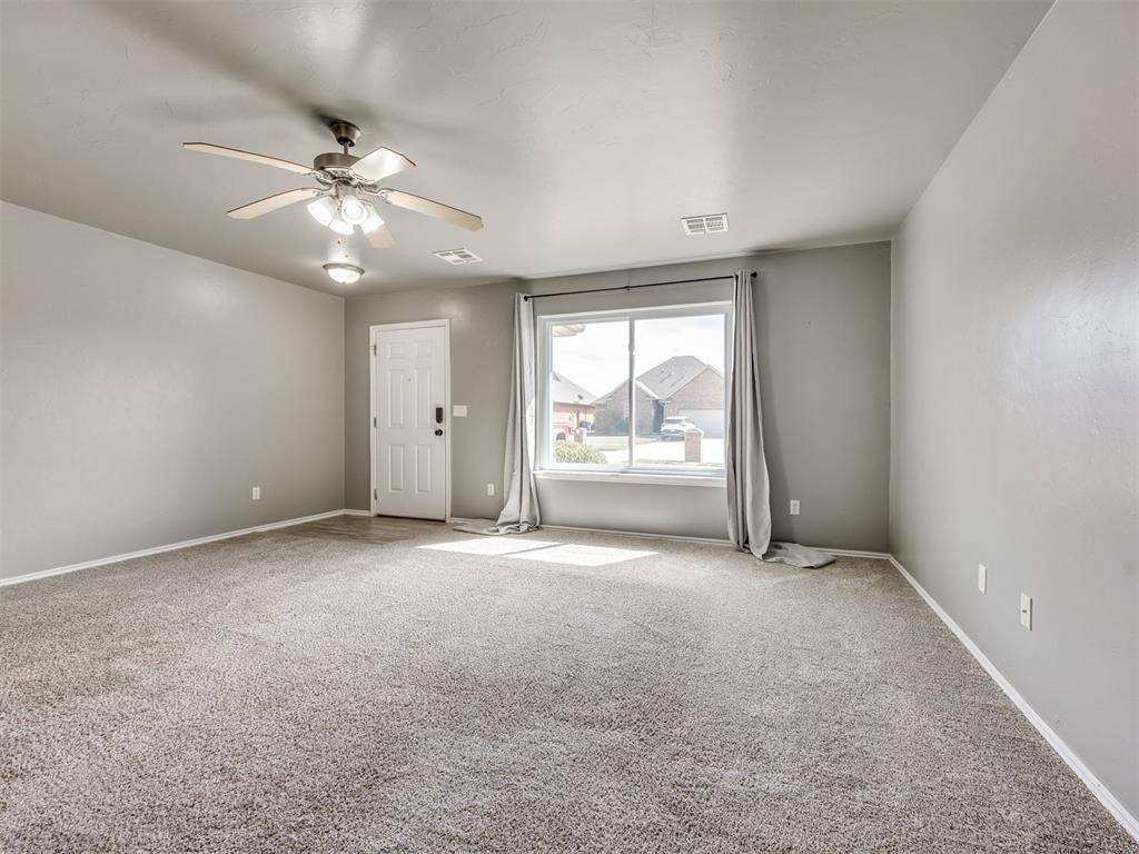 609 Linden LN, Mustang, OK 73064