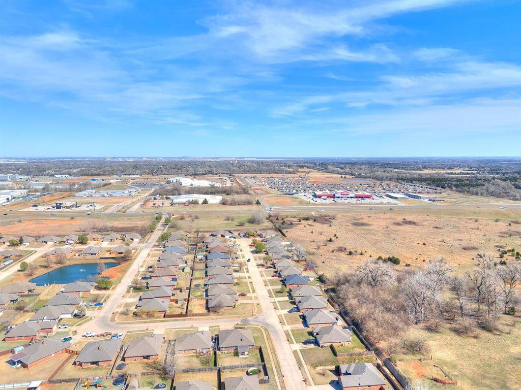 609 E Linden LN, Mustang, OK 73064