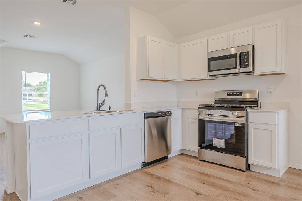 10009 SW 37th ST, Mustang, OK 73064