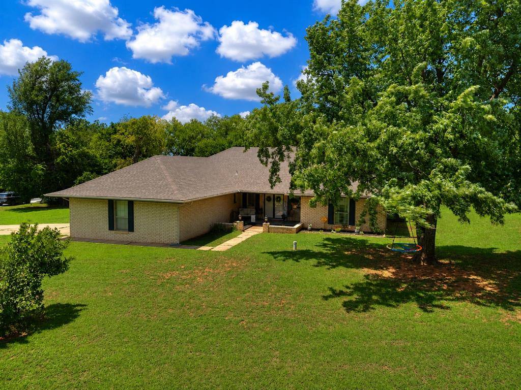 400 Ridgewood DR, Tuttle, OK 73089