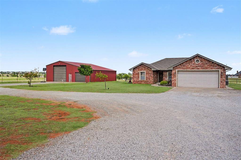 10786 N 1990 RD, Elk City, OK 73644