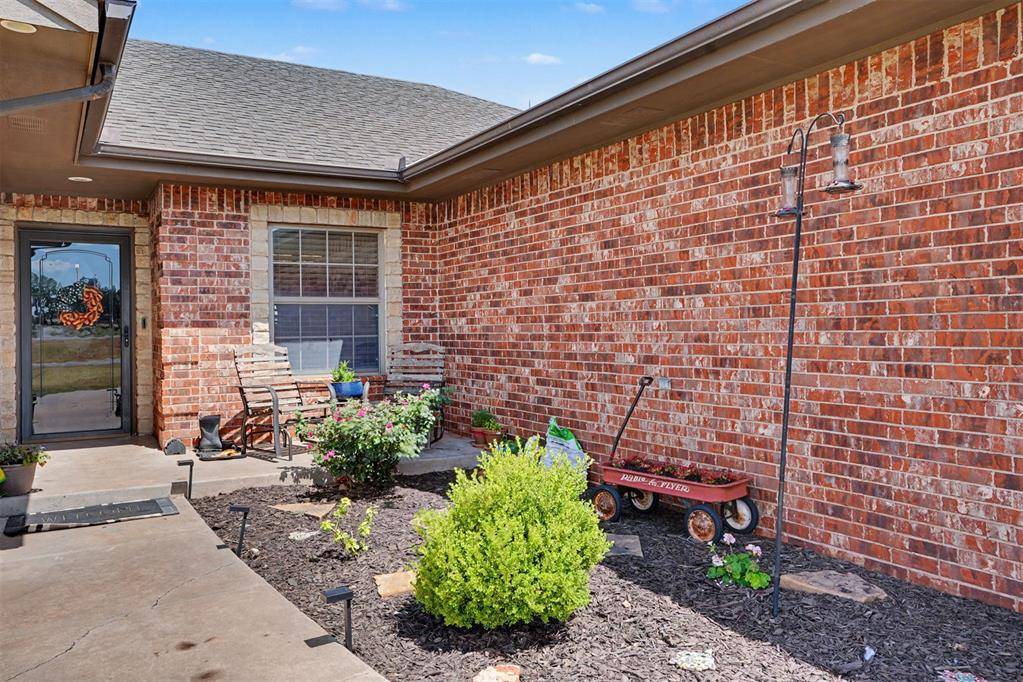 10786 N 1990 RD, Elk City, OK 73644